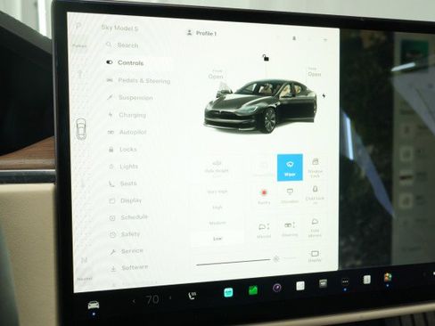 Used 2022 Tesla Model S image 36