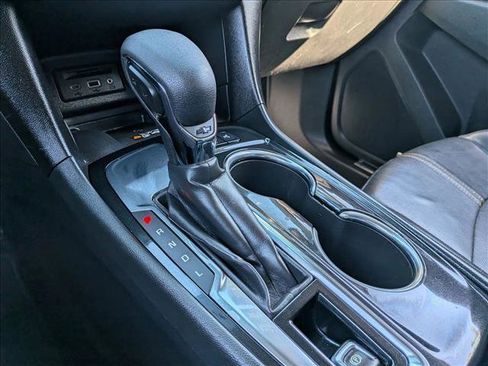 Used 2022 Chevrolet Equinox Premier FWD image 19