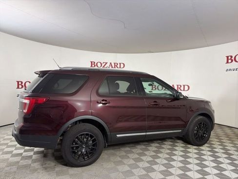 Used 2019 Ford Explorer XLT w/ Equipment Group 202A image 9