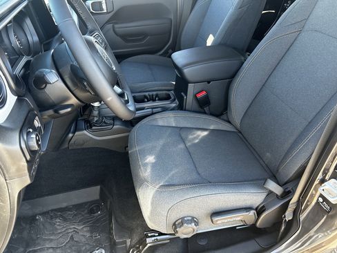 New 2025 Jeep Gladiator Willys image 19