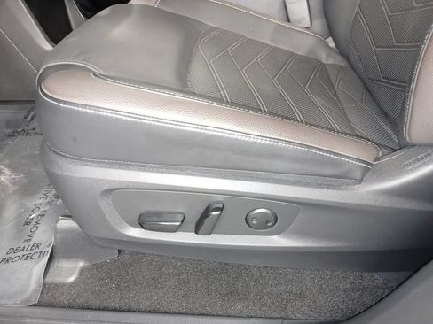 Used 2025 Nissan Pathfinder Platinum w/ Cargo Package AWD/4WD image 19