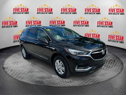Used 2018 Buick Enclave Essence image 1
