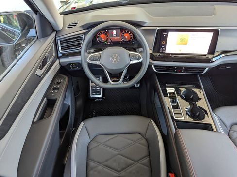 New 2026 Volkswagen Atlas Peak Edition image 14