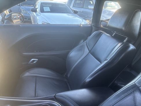 Used 2016 Dodge Challenger SXT Plus image 21