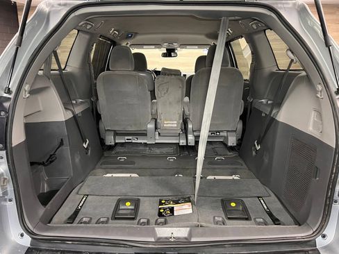 Used 2019 Toyota Sienna LE image 24