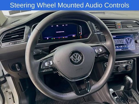 Used 2020 Volkswagen Tiguan SEL AWD/4WD image 13