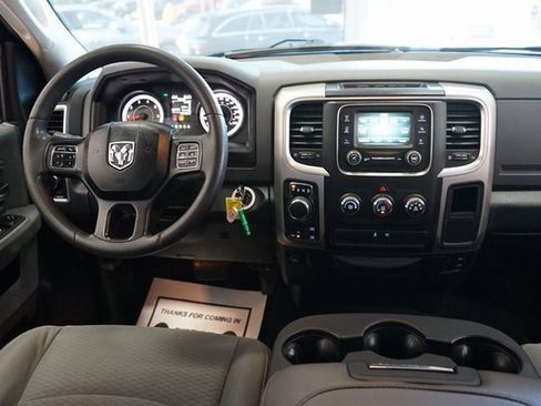 Used 2018 RAM 1500 Classic SLT image 7