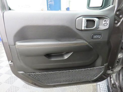 Used 2024 Jeep Wrangler Unlimited Sahara w/ Technology Group AWD/4WD image 62