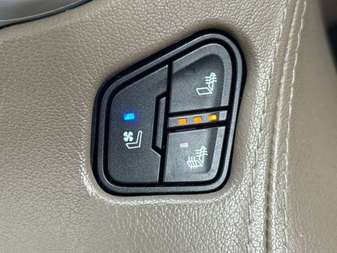 Used 2020 GMC Yukon SLT w/ Open Road Package image 39