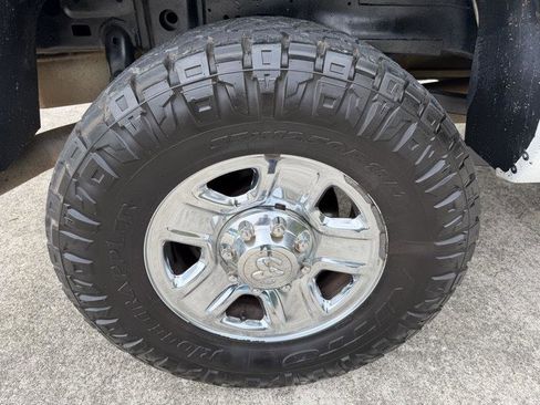 Used 2017 RAM 2500 SLT w/ Luxury Group image 35