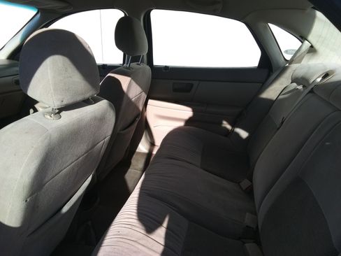 Used 2004 Ford Taurus SES image 8