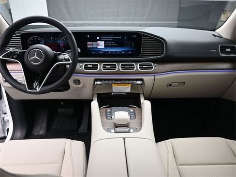 New 2026 Mercedes-Benz GLS 450 4MATIC image 9