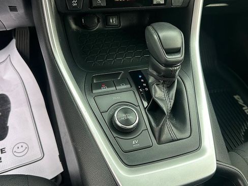 Certified 2019 Toyota RAV4 XLE w/ Convenience Package AWD/4WD image 24