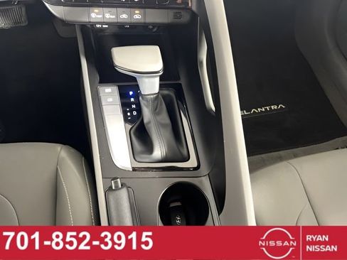 Used 2023 Hyundai Elantra SEL w/ Cargo Package image 22