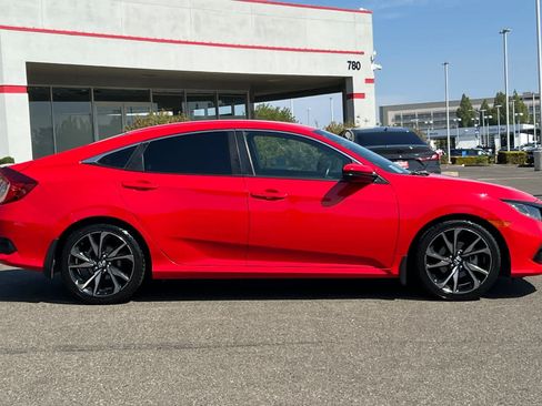 Used 2019 Honda Civic Sport image 6