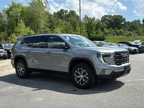 Used 2026 GMC Acadia AT4 w/ Luxury Package AWD/4WD image 2