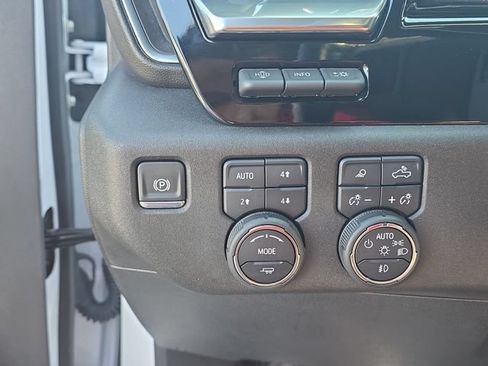 Used 2025 Chevrolet Silverado 2500 High Country w/ High Country Premium Package AWD/4WD image 27