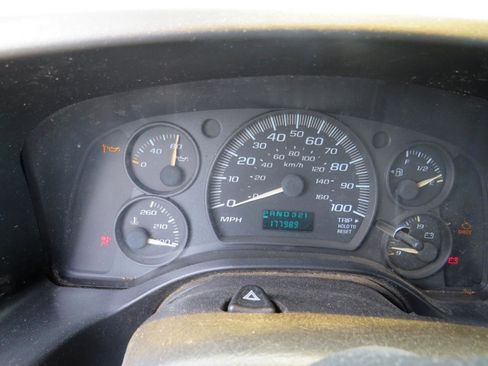 Used 2003 Chevrolet Express 2500 Passenger w/ LS Preferred Equipment Group RWD image 14