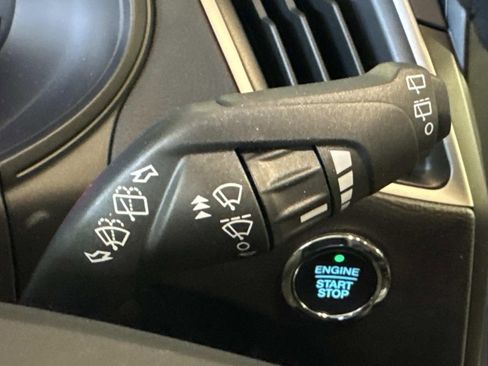 Used 2024 Ford Edge SEL w/ Convenience Package image 28