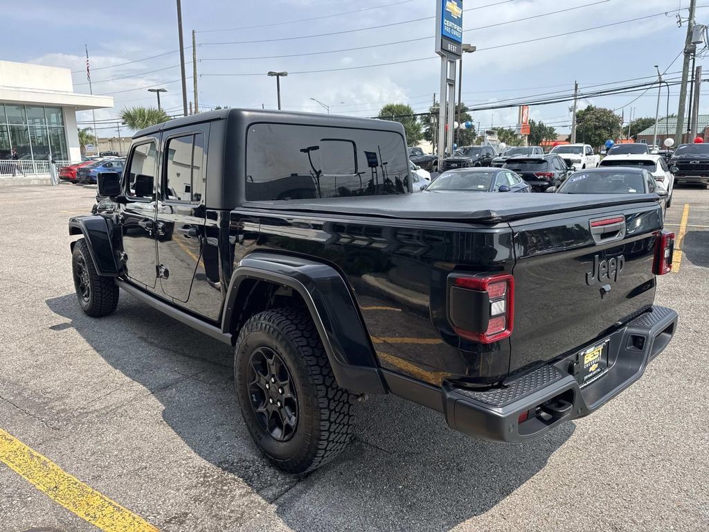 Used 2023 Jeep Gladiator Sport AWD/4WD image 6