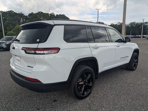 Used 2024 Jeep Grand Cherokee L Limited w/ Black Appearance Package RWD image 3