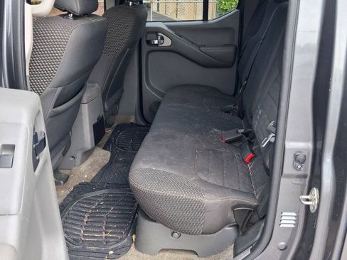 Used 2018 Nissan Frontier SV RWD image 19