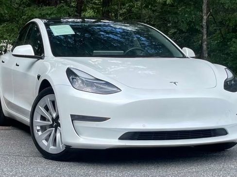 Used 2022 Tesla Model 3 Long Range AWD/4WD image 9