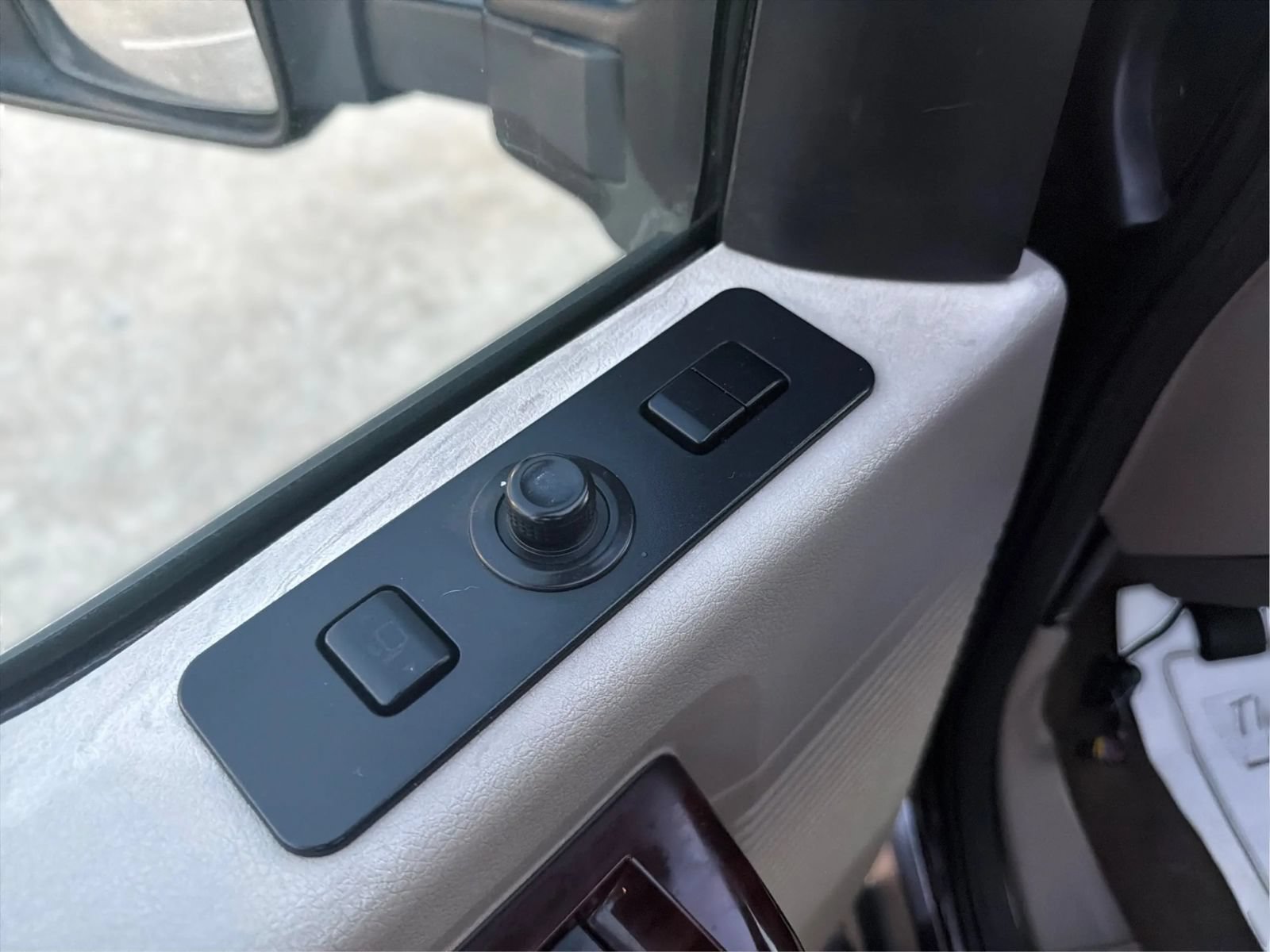 Used 2010 Ford F250 Lariat RWD image 25
