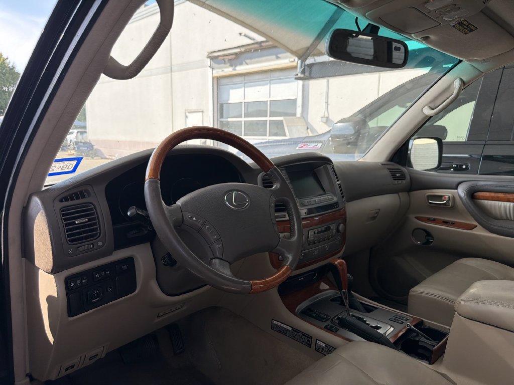 Used 2005 Lexus LX 470 4WD image 7