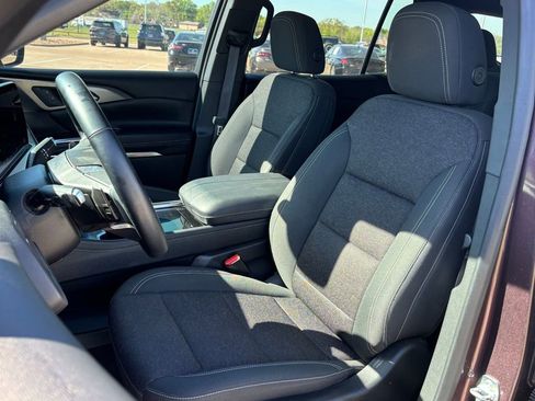 Used 2024 Chevrolet Traverse LT image 13