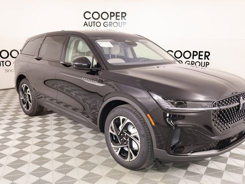 New 2026 Lincoln Nautilus Premier w/ Jet Appearance Package AWD/4WD image 1