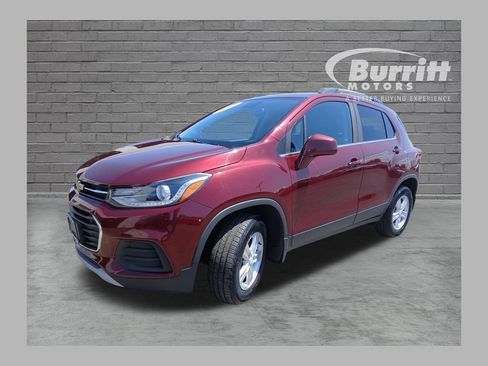Used 2017 Chevrolet Trax LT w/ LPO, Protection Package AWD/4WD image 1