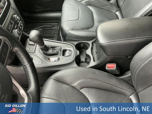 Used 2021 Jeep Cherokee Latitude Lux w/ Mopar Interior Package image 14