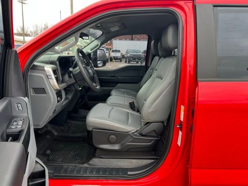 Used 2025 Ford F350 XL w/ XL Chrome Package image 13