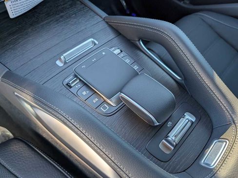 New 2026 Mercedes-Benz GLS 580 4MATIC image 15