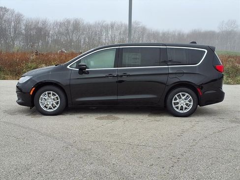 New 2026 Chrysler Voyager LX image 24