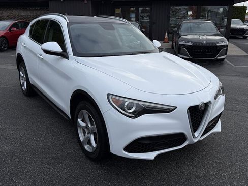 Used 2019 Alfa Romeo Stelvio AWD image 18