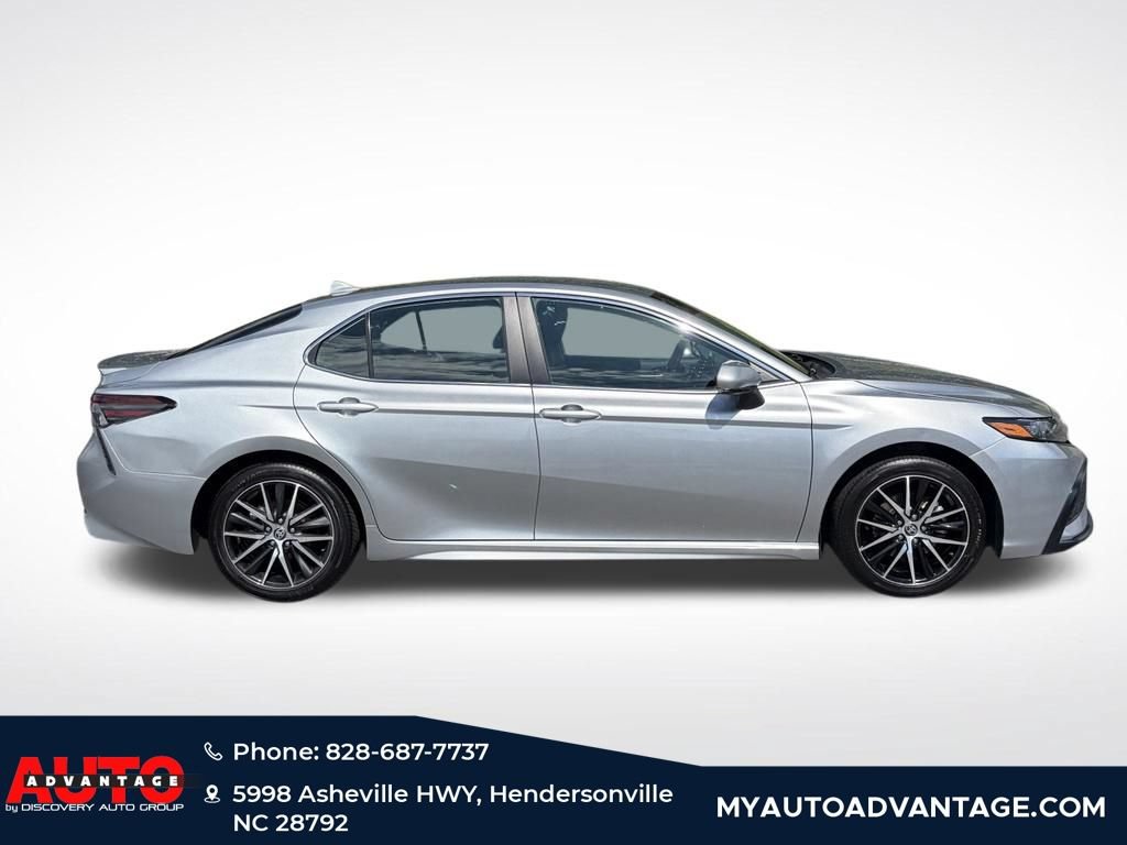 Used 2024 Toyota Camry SE FWD image 2
