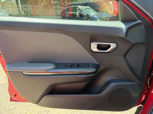 Used 2025 Kia K4 LXS image 18