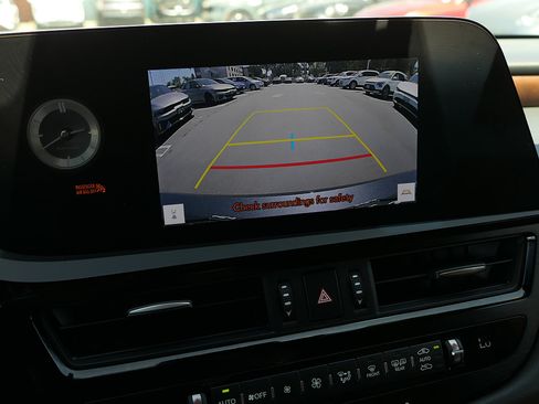 Used 2024 Lexus ES 350 w/ Premium Package FWD image 19
