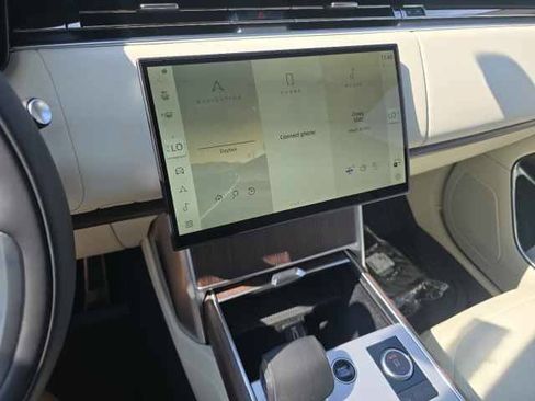 New 2027 Land Rover Range Rover Long Wheelbase SE AWD/4WD image 27