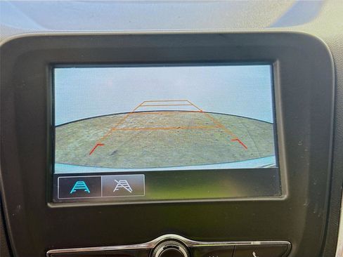 Used 2018 Chevrolet Equinox LS FWD image 10