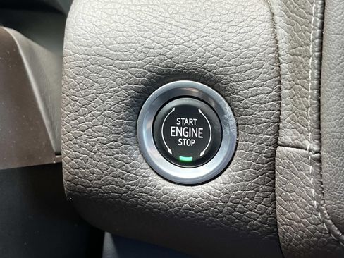 Used 2022 GMC Yukon Denali w/ Denali Ultimate Package AWD/4WD image 38