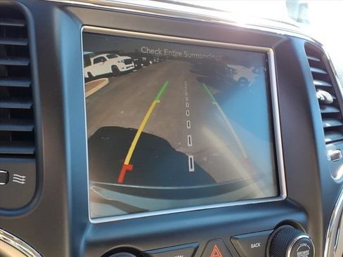 Used 2014 Jeep Grand Cherokee Limited w/ Trailer Tow Group IV image 11