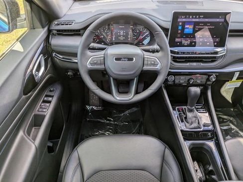 New 2026 Jeep Compass Latitude image 14