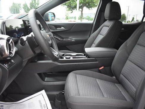 New 2026 Chevrolet Equinox LT w/ Safety and Technology Package FWD image 13