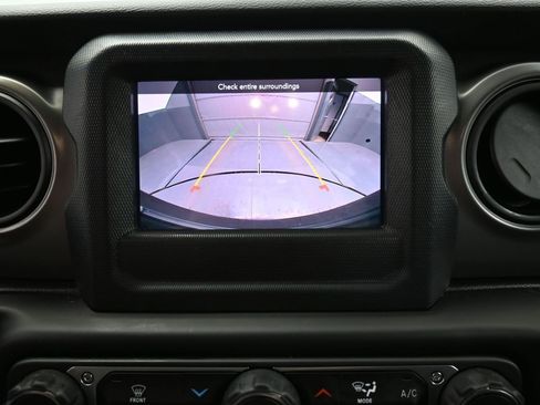 Used 2022 Jeep Wrangler Unlimited Sport AWD/4WD image 9