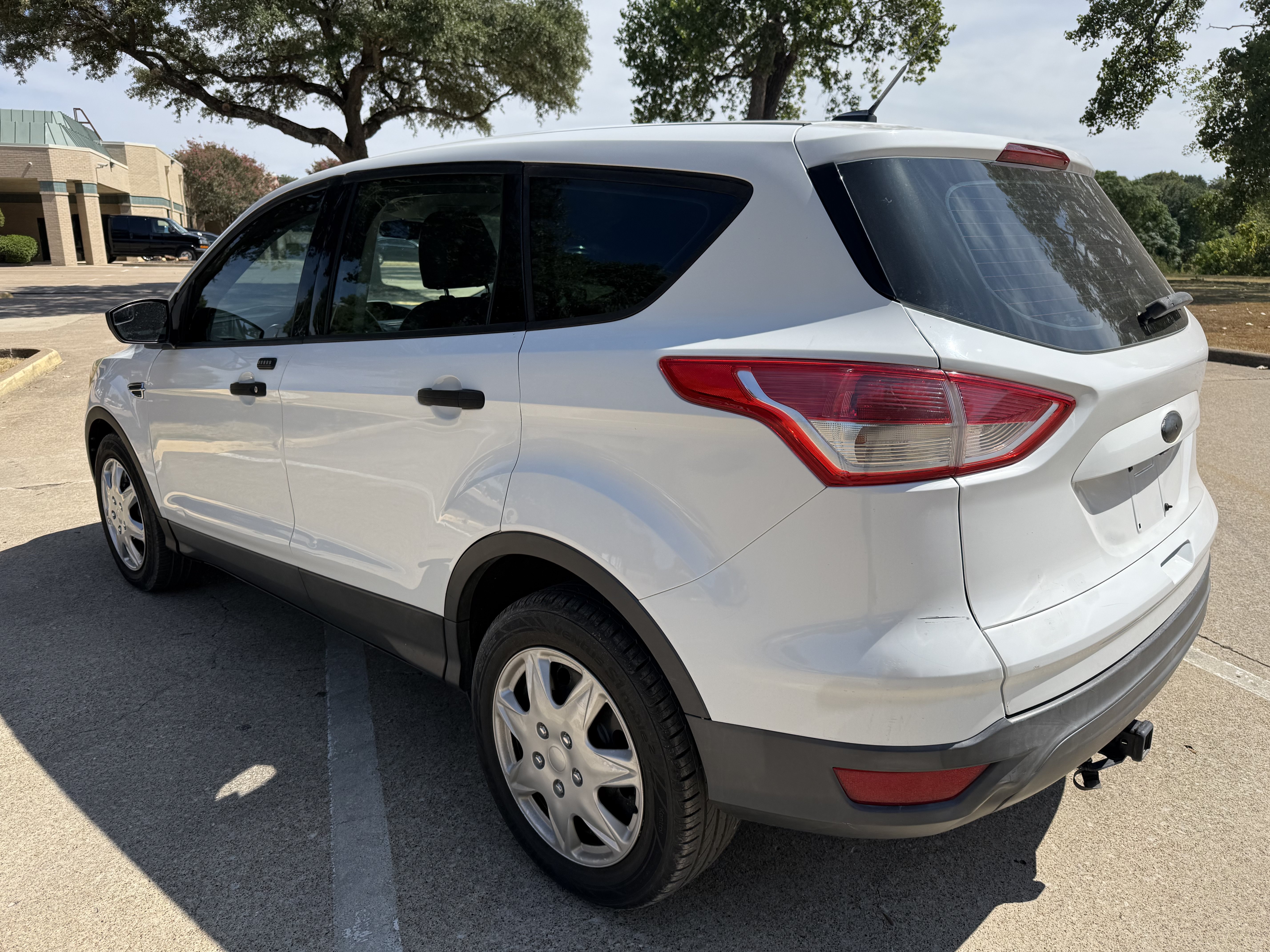 Used 2015 Ford Escape S FWD image 7