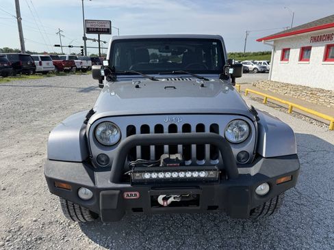 Used 2014 Jeep Wrangler Sahara w/ Connectivity Group AWD/4WD image 7