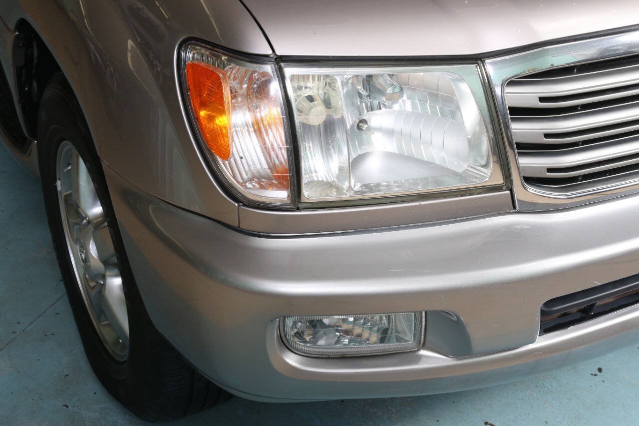Used 2004 Toyota Land Cruiser AWD/4WD image 11